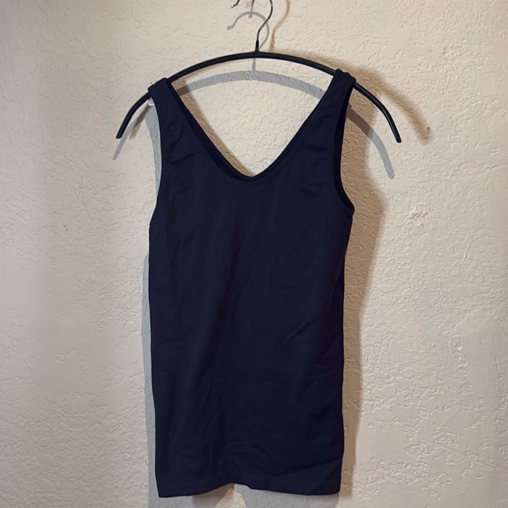 Simple black tank